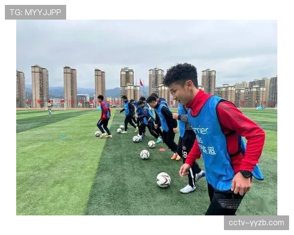 英超俱乐部四月社区活动汇总：多队组织校园足球训练营